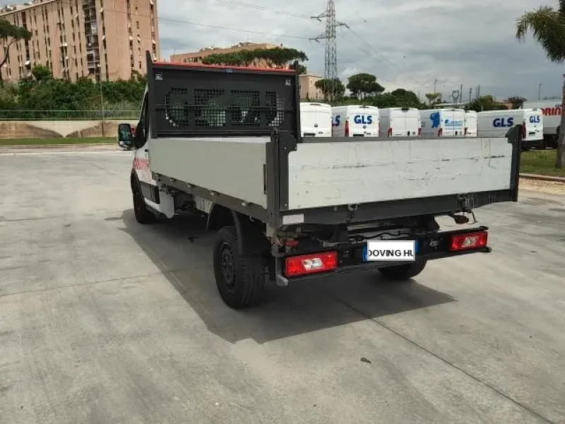 Transit Autocarro