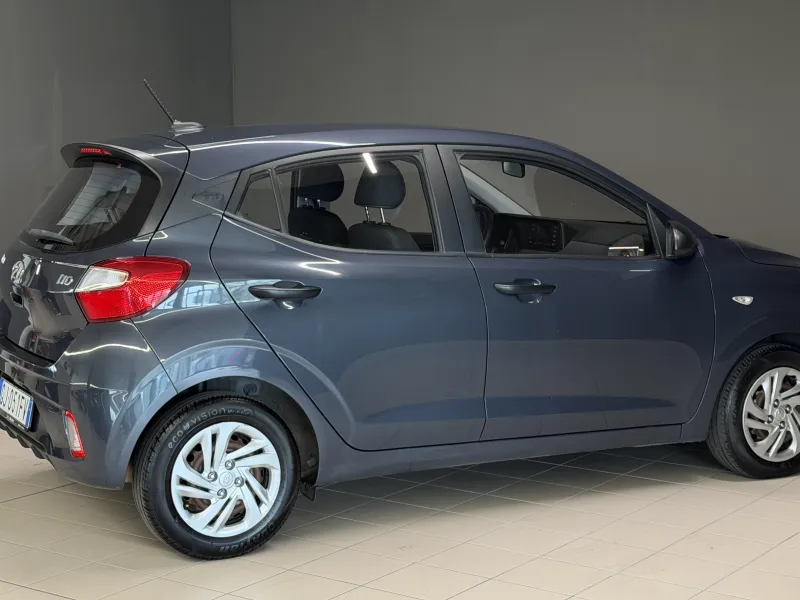 i10