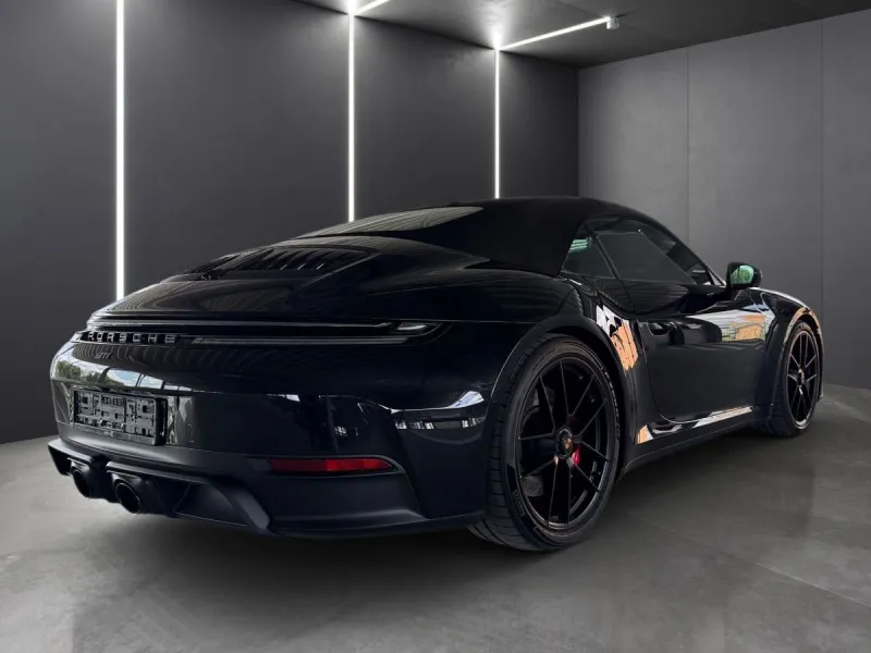 911