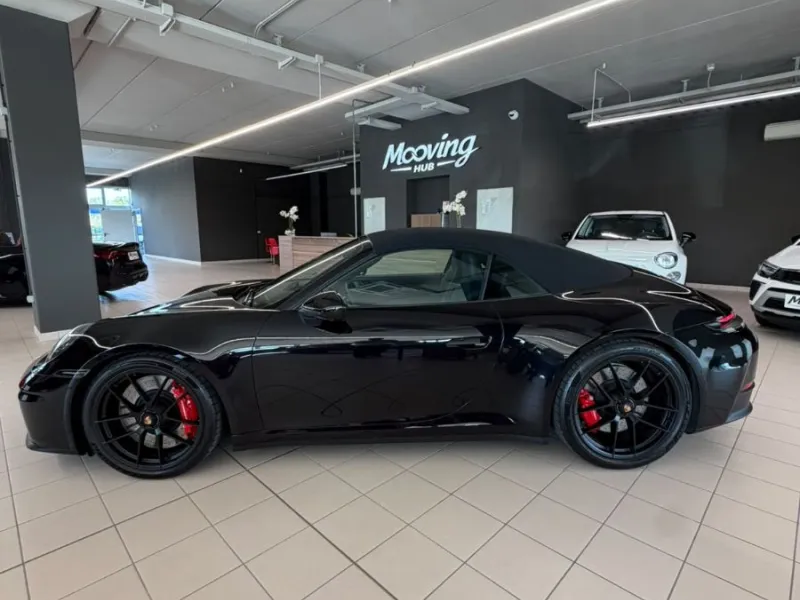 911