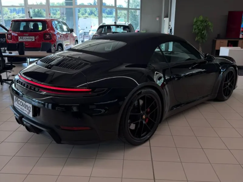 911