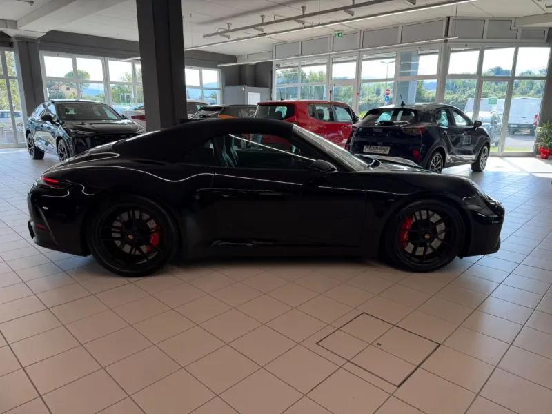 911
